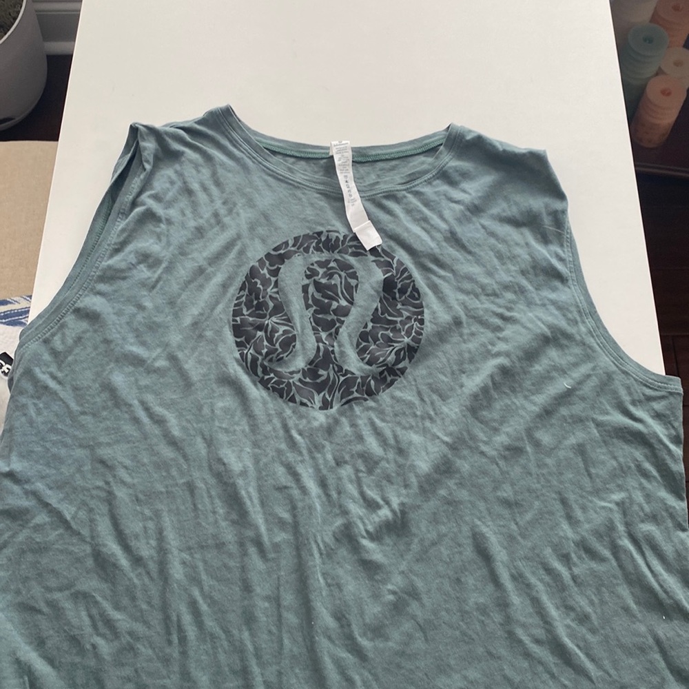 LuluLemon Sleeveless Shirt